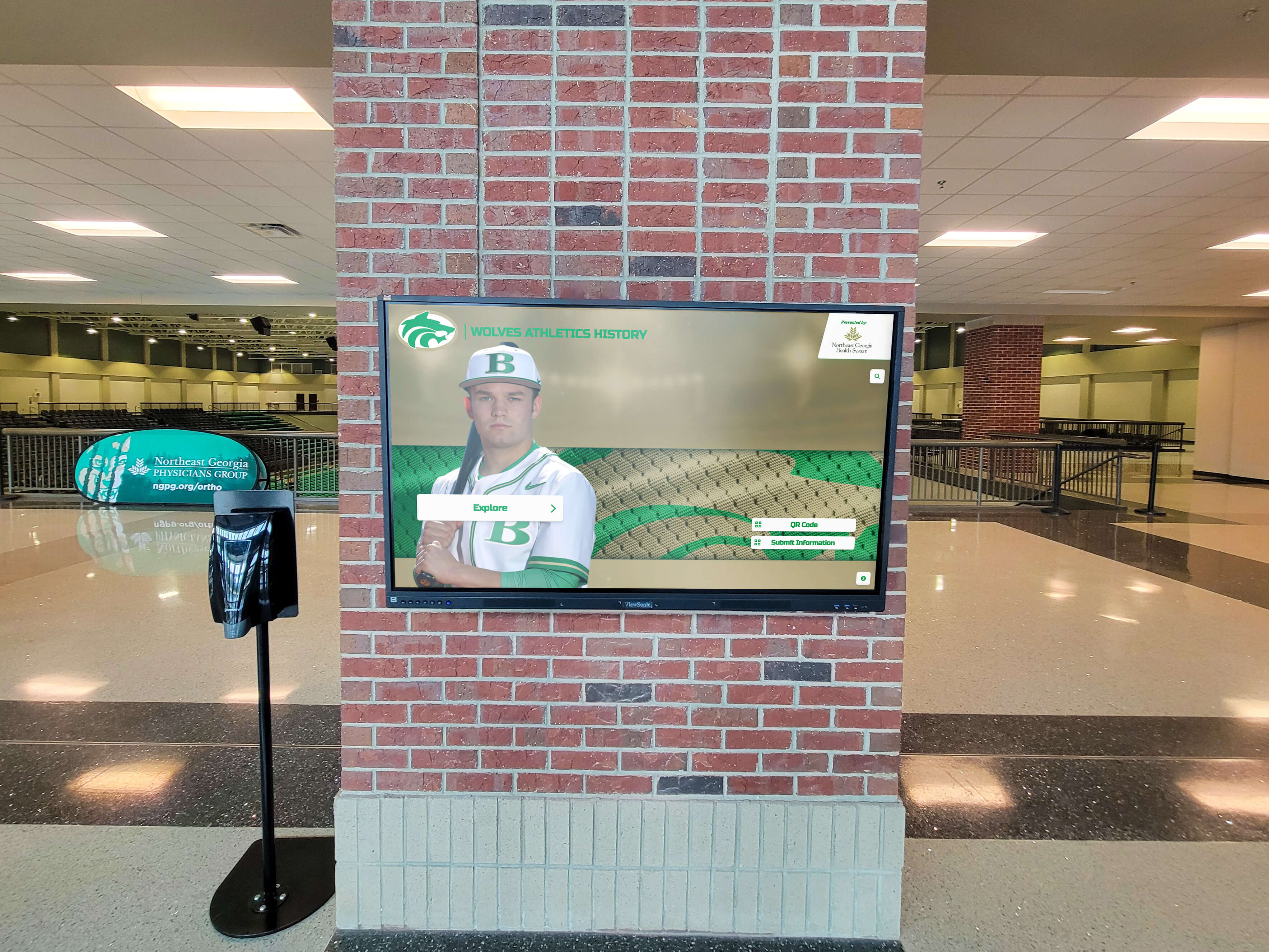 Baseball display pillar